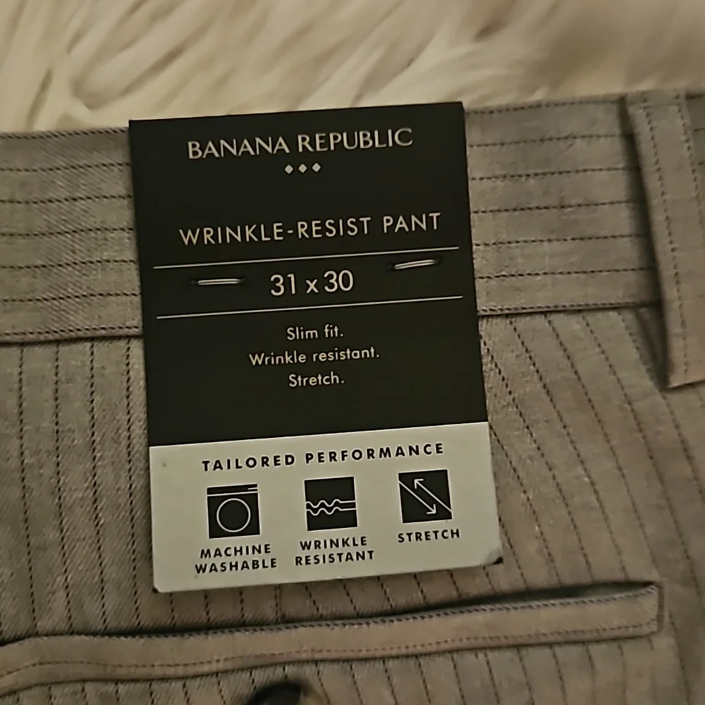 Banana Republic sleek modern
